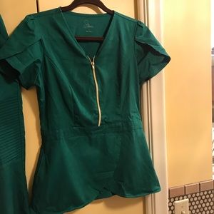 Jaanuu scrub top